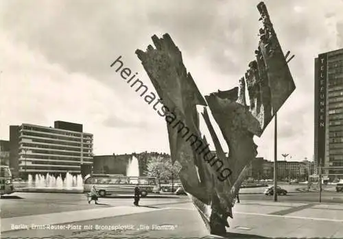 Berlin - Ernst-Reuter-Platz mit Bronzeplastik Die Flamme - Foto-AK Grossformat 60er Jahre - Verlag Kunst und Bild Berlin
