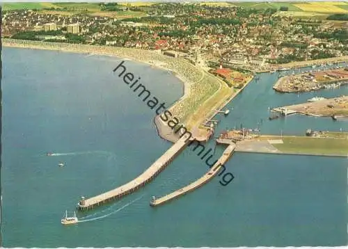 Büsum - Hafeneinfahrt mit Teil der Hafenanlage - Luftaufnahme Verlag Otto Schulze Lübeck