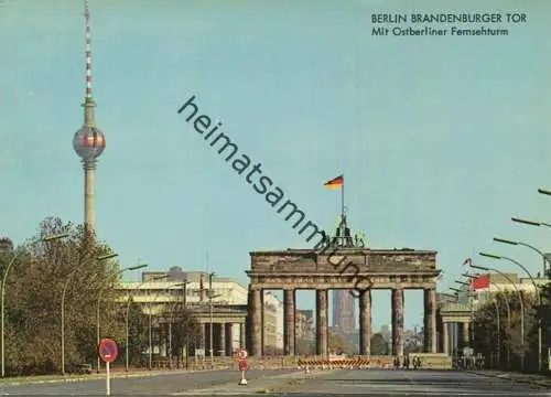 Berlin - Brandenburger Tor - Mit Ostberliner Fernsehturm - AK-Grossformat - Verlag Alfred Ziethen