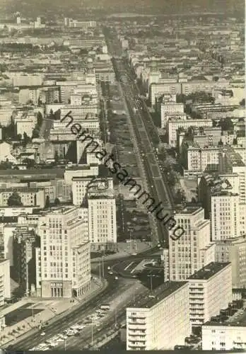 Berlin Blick vom Fernsehturm auf die Karl-Marx-Allee - Foto-Ansichtskarte - VEB Bild und Heimat Reichenbach