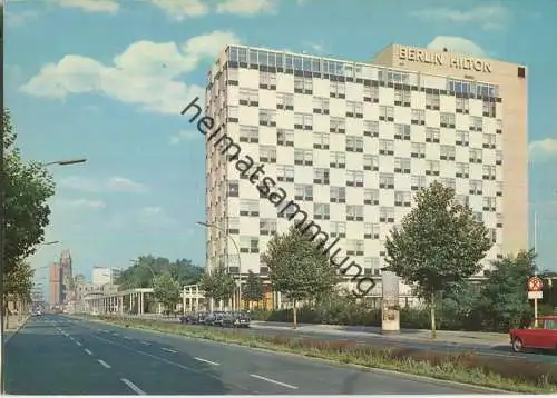 Berlin - Budapester-Strasse mit Hotel Berlin Hilton