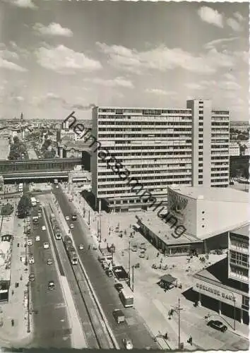 Berlin - Charlottenburg - Hardenbergstrasse mit Bahnhof Zoo - Strassenbahn - Foto-Ansichtskarte