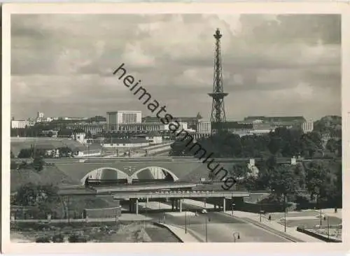 Berlin - Halensee-Strasse mit Ausstellungsgelände und Funkturm - Foto-Ansichtskarte - Verlag Hans Andres Berlin