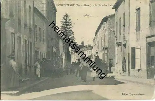 Moncoutant - La Rue des Halles