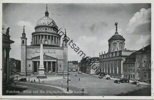 Potsdam - Blick auf die Nikolaikirche und das Rathaus