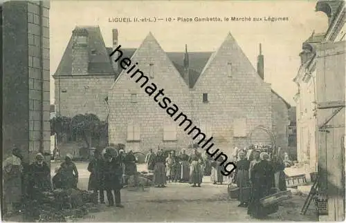 Ligueil - Place Gambetta - le Marche aux Legumes
