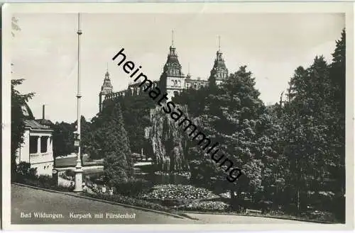 Bad Wildungen - Kurpark mit Fürstenhof - Foto-AK 20er Jahre - Verlag Wilhelm Fülle Barmen