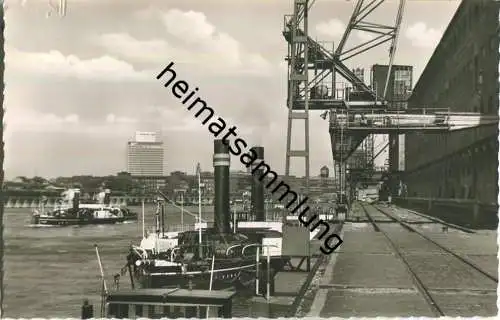 Mannheim - Blick zur BASF - Rheinschiffe - Foto-Ansichtskarte - Verlag Emil Hartmann Mannheim