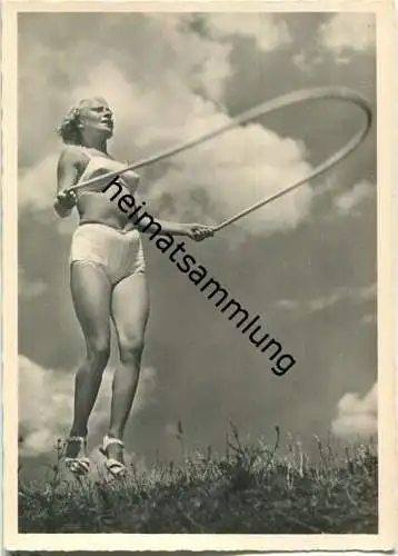 Schönheit der Gymnastik - Seilspringen I - Foto-AK Grossformat - Verlag E. A. Schwerdtfeger & Co. AG Berlin