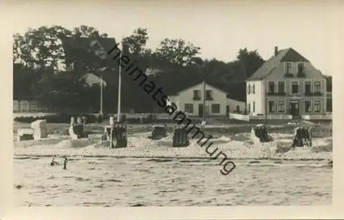 Pelzerhaken - Blick zum Strand - Haus Eichenhain - Foto-AK