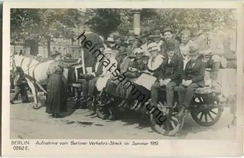 Berlin - Aufnahme vom Berliner Verkehrs-Streik im Sommer 1919 - Foto-Ansichtskarte - Verlag Ludwig Walter Berlin