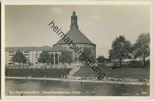 Berlin-Neu-Tempelhof - Planschbecken und Kirche 30er Jahre
