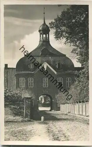 Torhaus des Gutes Hasselburg bei Neustadt in Holstein - Foto-Ansichtskarte - Verlag Ludwig Rüting Neustadt 40er Jahre