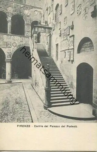 Firenze - Cortile del Palazzo del Podestà