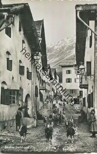 Bündner Dorfstrasse - Ziegen - Foto-Ansichtskarte - Verlag Photoglob-Wehrli & Co. AG Zürich
