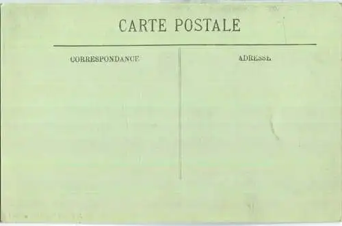 Scenes et Types - Famille devant leur Maison