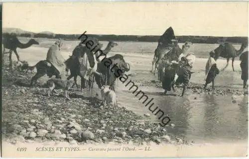 Scenes et Types - Caravane passant l'Oued