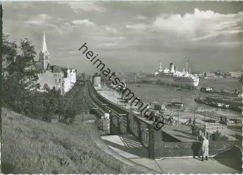 Hamburg - Blick von Stintfang auf Überseebrücke mit Passagierschiff Arkadia - Foto-Ansichtskarte