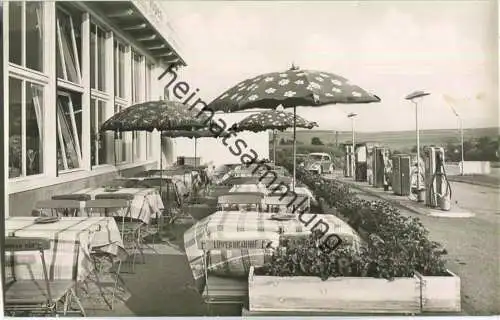 Töpen - Rasthaus am Zonenübergang Inhaber Gottfried Treutlein - Terrasse - Tankstelle - Foto-AK 50er Jahre