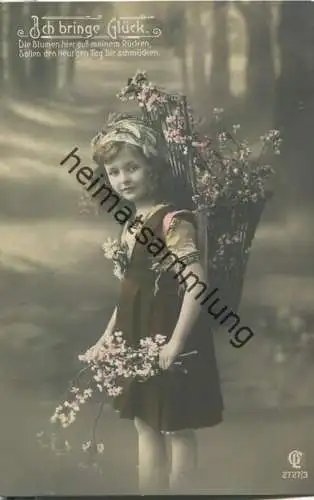 Ich bringe Glück - Mädchen mit Blumen - Foto-Ansichtskarte - Verlag GL Co. = Verlag Gustav Liersch & Co Berlin