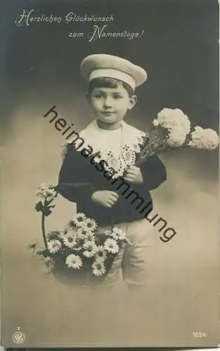 Herzlichen Glückwunsch zum Namenstage! - Junge mit Blumen - Foto-Ansichtskarte - Verlag NPG