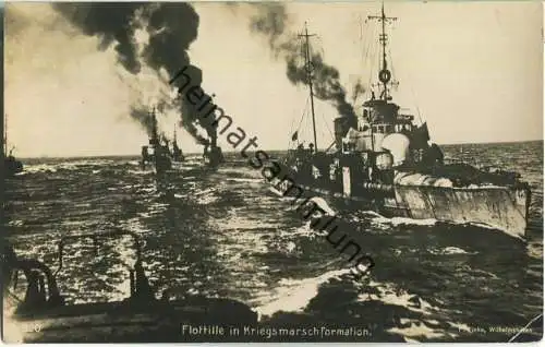 Geschwader in Kriegsmarsch-Formation - Foto-Ansichtskarte - Verlag F. Finke Wilhelmshaven