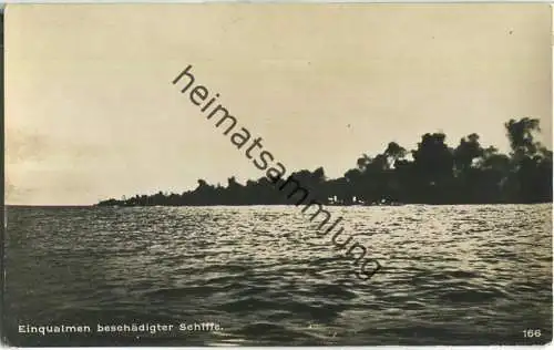 Einqualmen beschädigter Schiffe - Foto-AK - Verlag F. Finke Wilhelmshaven