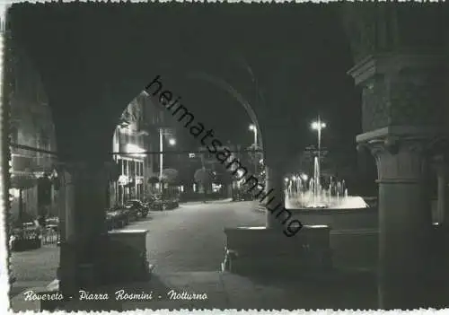 Rovereto - Piazza Rosmini - Notturno - Foto-Ansichtskarte - Verlag M. P. Rovereto