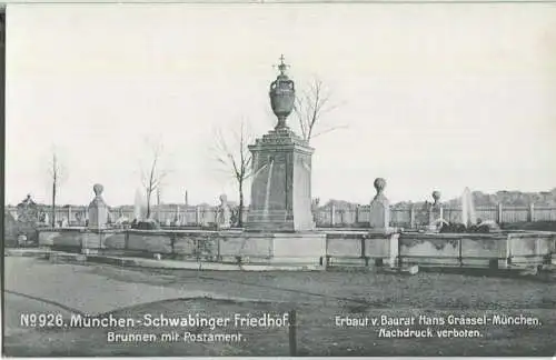 München - Schwabinger Friedhof - Brunnen mit Postament - Erbaut von Baurat Hans Grässel München