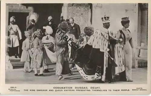 Vereinigtes Königreich - Coronation Durbar Delhi - The King Emperor and Queen Empress presenting themselves to their Peo