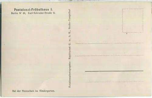 Berlin - Pestalozzi-Fröbelhaus I. - Karl-Schrader-Strasse 8 - Bei der Hausarbeit im Kindergarten