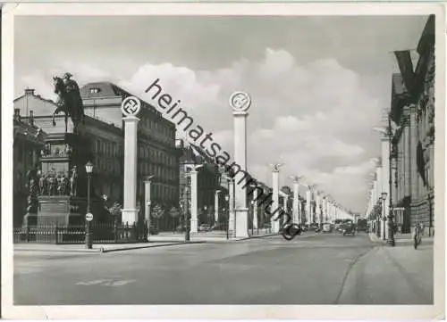 Berlin - Unter den Linden im Festschmuck - Foto-Ansichtskarte Grossformat - Verlag P.S.B.