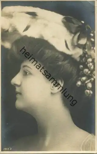 Frau mit Hut - Hutmode - gel. 1905