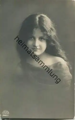 Mädchen mit langen Haaren - Foto-AK