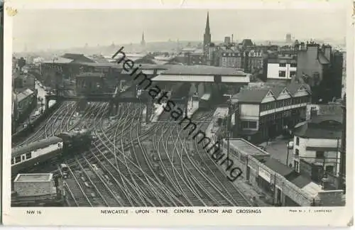 Newcastle upon Tyne - Station and Crossings - Foto-Ansichtskarte