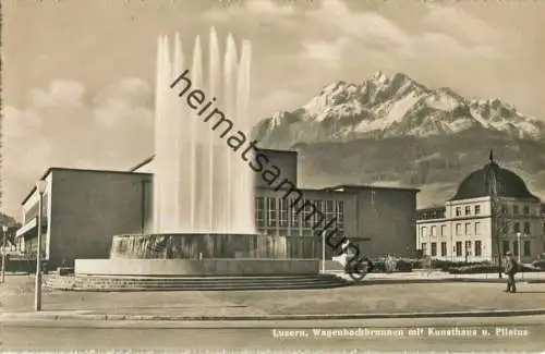 Luzern - Wagenbachbrunnen mit Kunsthaus - Foto-AK - Verlag Globetrotter Luzern gel. 1954
