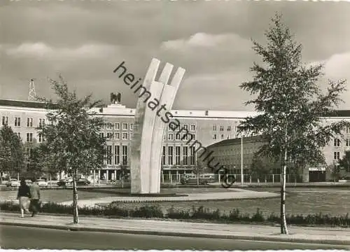 Berlin - Tempelhof - Zentralflughafen - Luftbrücken-Denkmal - Foto-AK Grossformat - Hans Andres Verlag Berlin