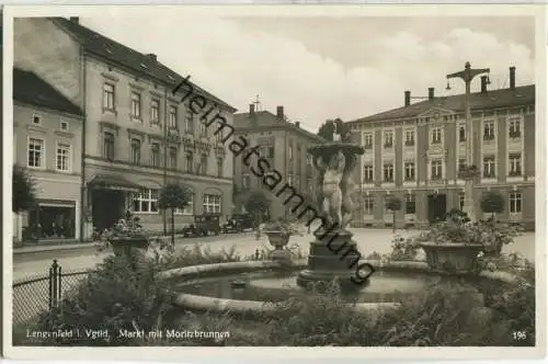 Lengenfeld i.Vgtld. - Markt mit Moritzbrunnen - Foto-Ansichtskarte - Verlag W. Wagler Chemnitz