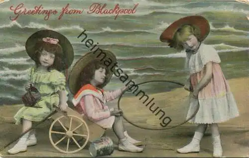 Greetings from Blackpool - Drei Mädchen mit Spielzeug gel. 1909