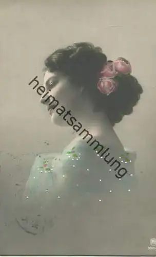 Junge Frau - Portrait - Foto-Ansichtskarte