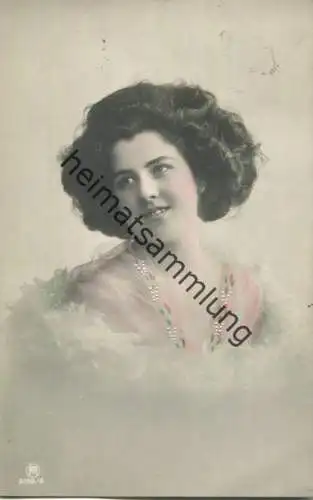 Junge Frau - Portrait - Foto-Ansichtskarte