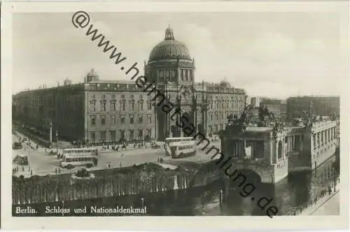 Berlin-Mitte - Schloss - BVG-Bus - Foto-Ansichtskarte