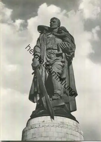 Berlin - Treptow - Sowjetisches Ehrenmal - Foto-Ansichtskarte - Verlag VEB Bild und Heimat Reichenbach