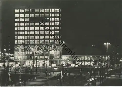 Berlin - Alexanderplatz - Haus des Lehrers - Nacht - Foto-Ansichtskarte - Verlag H. Sandner KG Berlin