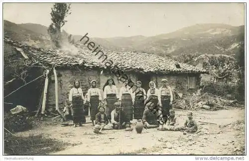 Mazedonien - Familie - Bauernhaus - Foto-AK ca. 1915