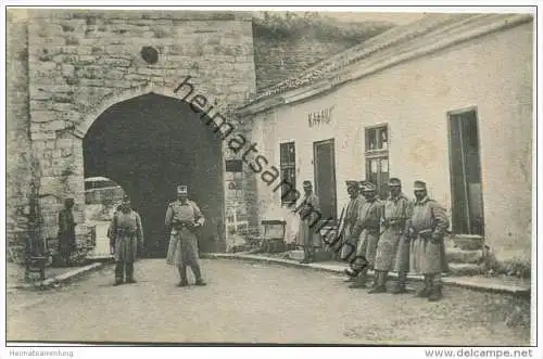 Belgrad - österreichisch- ungarische Wache im Schlosshofe des königlichen Konak - Verlag J. Perscheid Wien