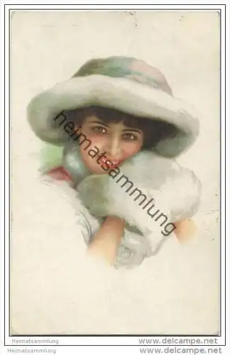 Frau mit Hut und Muff