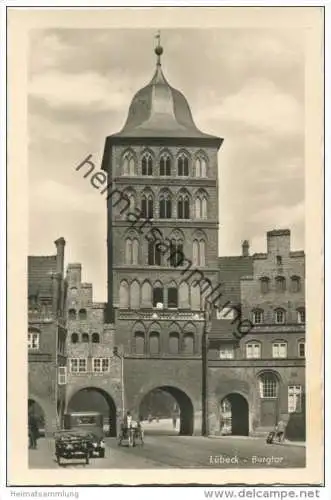 Lübeck - Burgtor - Foto-AK - Verlag Schöning &amp; Co. Lübeck - Rückseite beschrieben