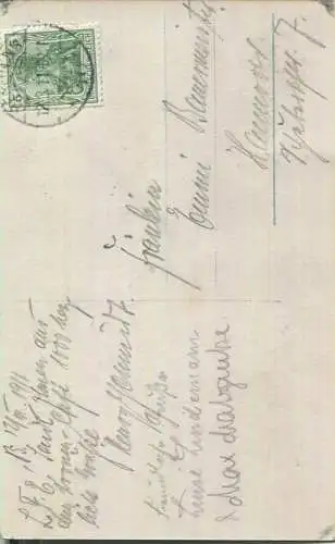 Frau mit Hut - Hutmode - Rosen