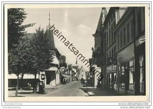 Greifenberg - Gryfice - Königstrasse - Esso-Tankstelle - Foto-AK